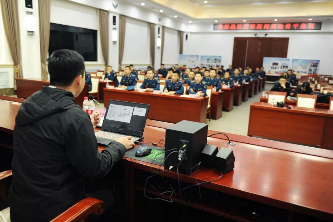 空军最新动态，飞翔的欢乐与友情力量展现天际辉煌