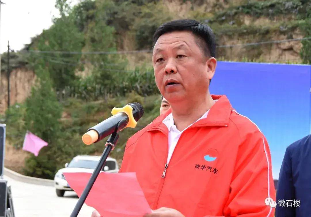 丁南的日常，舞台之外的小趣事与真挚友情探索