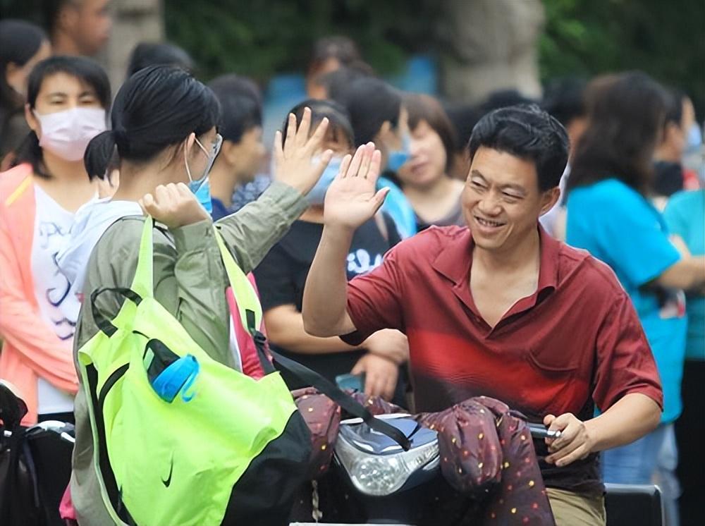 最新中考成绩揭晓，轻松查询与解读成绩的方法指南