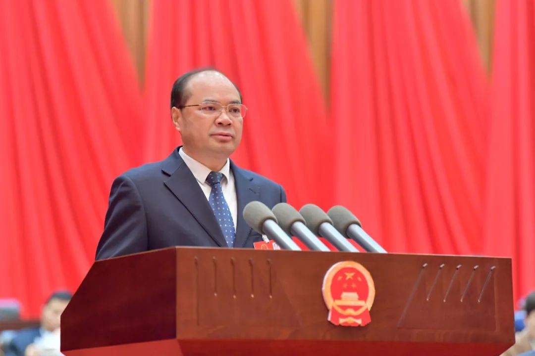 广西邓卓棣最新职务动态与小巷中的独特风味探寻