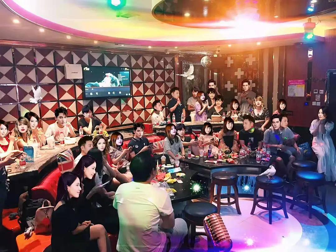 最新KTV游戏汇总攻略，如何选择与玩转最新KTV游戏娱乐体验